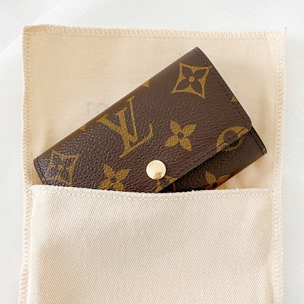 ❌SOLD❌NWT Louis Vuitton Key 6 Holder, M62630 - Picture 2 of 15